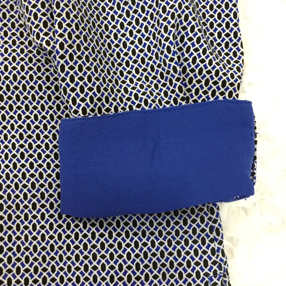 Dalia Collection Plus Geometric Print Blouse - Picture 7 of 8